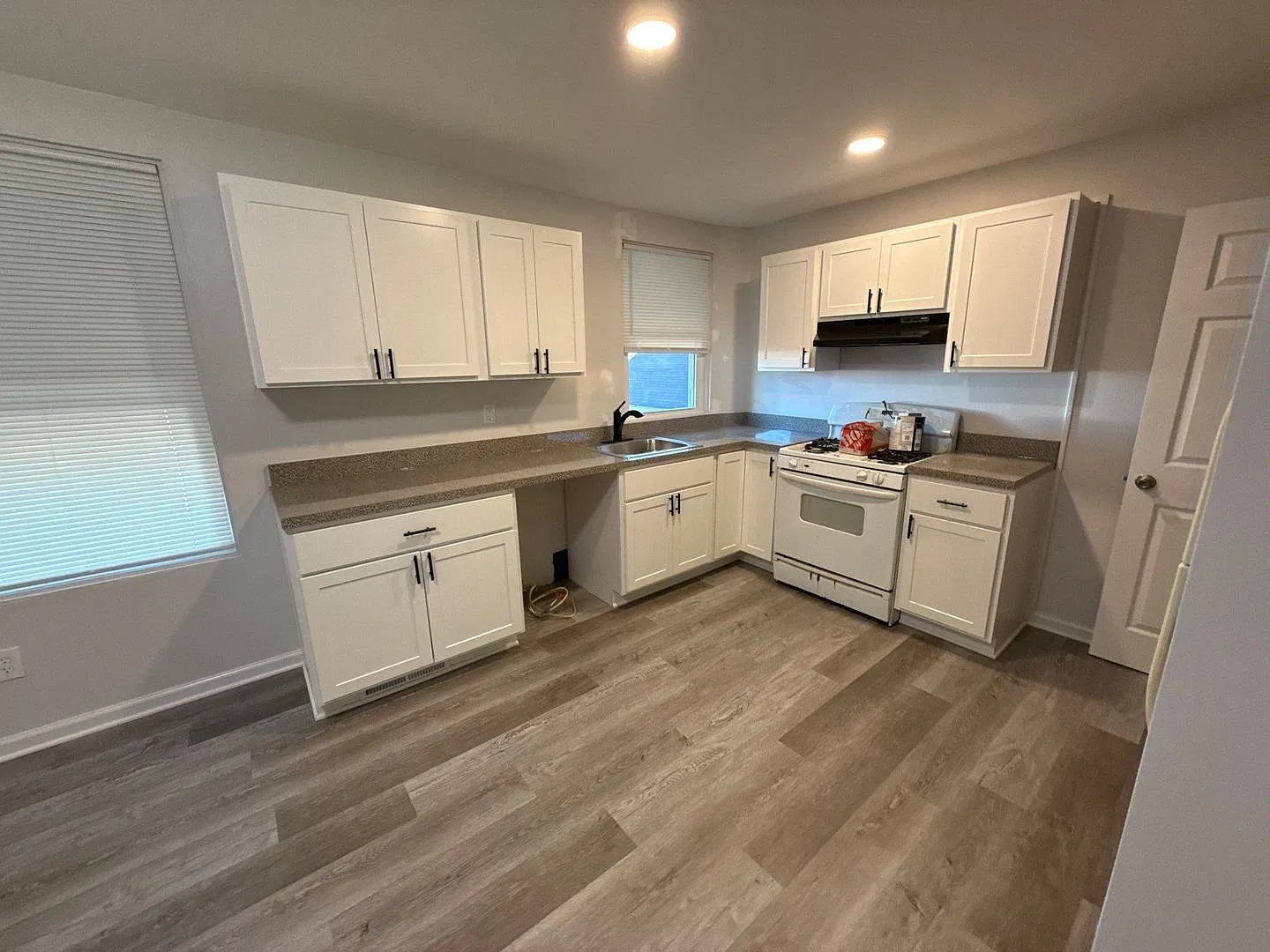 Dundalk Rowhome-Fully Renovated — Photo 1