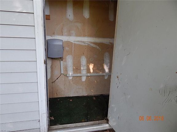 4th image of 340 Thorncliff Dr