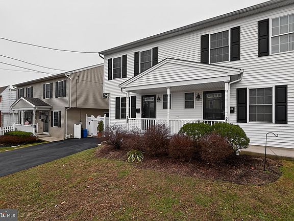 4th image of 250 Davis Ave