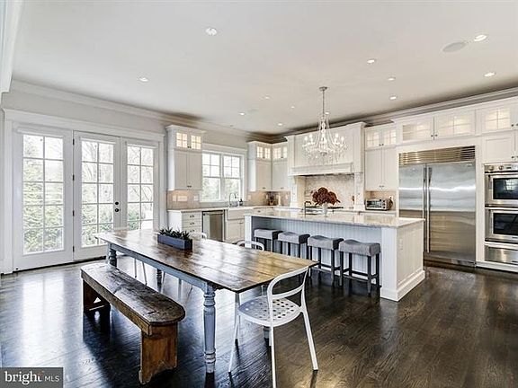 3rd image of 401 Murray Ln NE