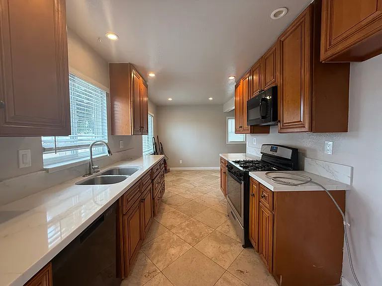 13439 Marlette Dr — Photo 16