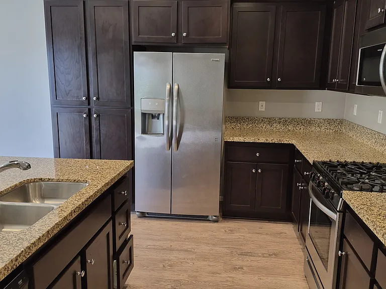 24292 Bay Laurel Ave — Photo 16
