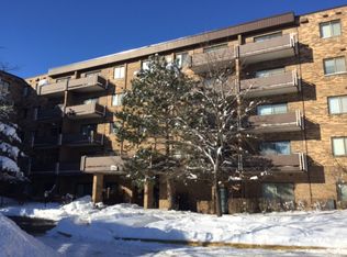 720 Wellington Ave UNIT 102, Elk Grove Village, IL