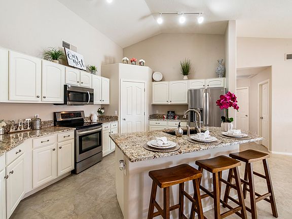 3rd image of 39495 N Oxford Way