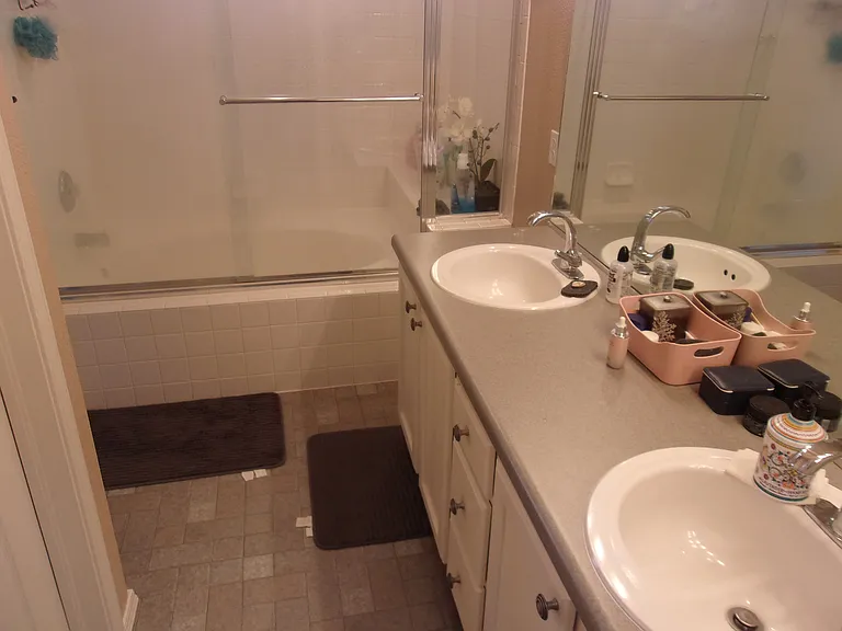 1456 Courtyard Hts — Photo 19
