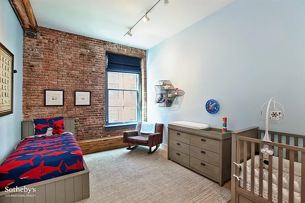 Sold by Sotheby's International Realty | media 14