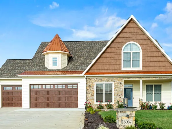 18937 Grohl Ct, Auburn, IN 46706