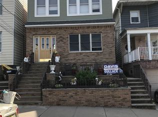 140 W 30th St APT 3, Bayonne, NJ 07002