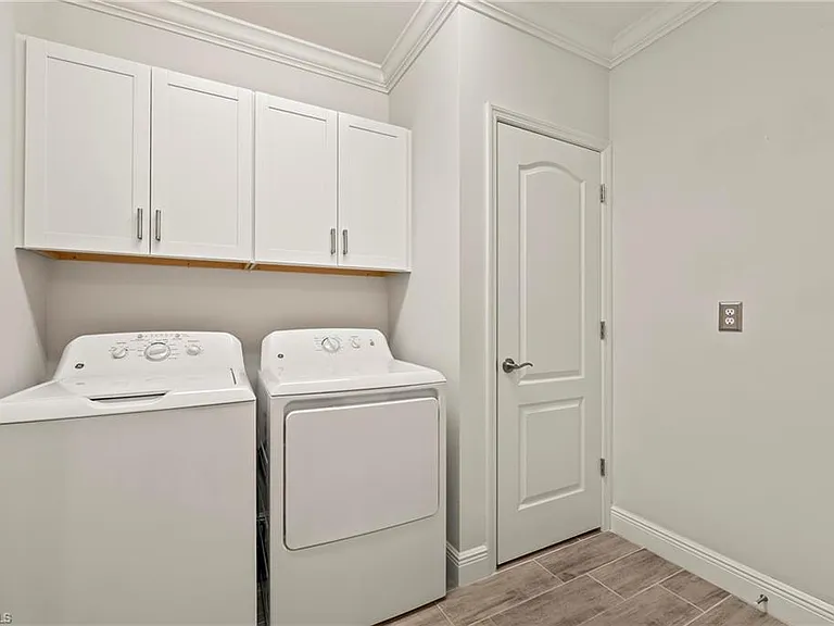 6954 Avalon Cir #703 — Photo 11