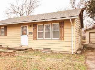 455 Meeds Dr, Valley Center, KS 67147