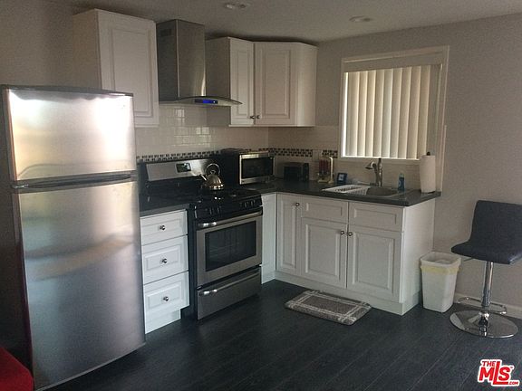 3rd image of 1717 Burnell Dr