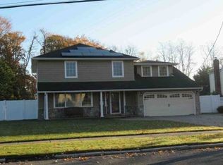 391 Snedecor Ave, West Islip, NY
