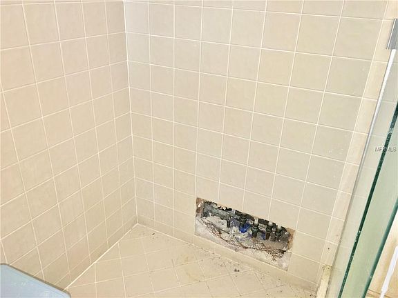 4th image of 7329 High Lake Dr