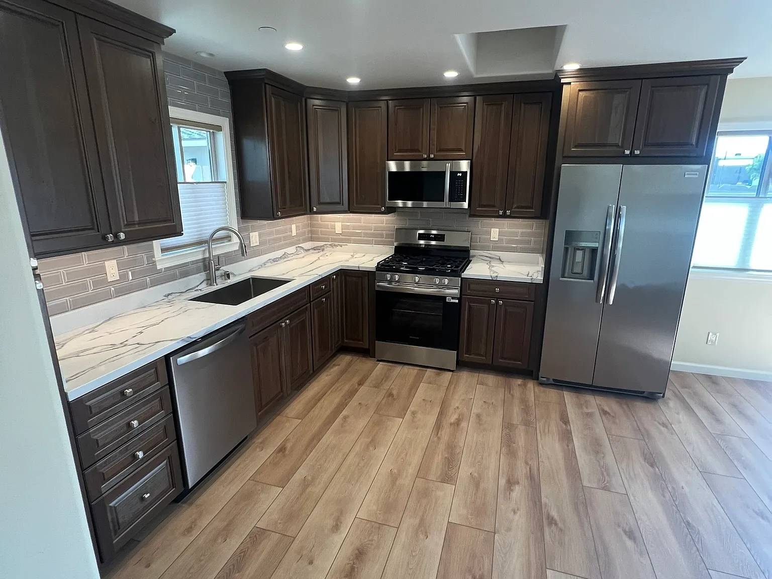 2 bed, 800 sqft, $3,300 — Photo 4