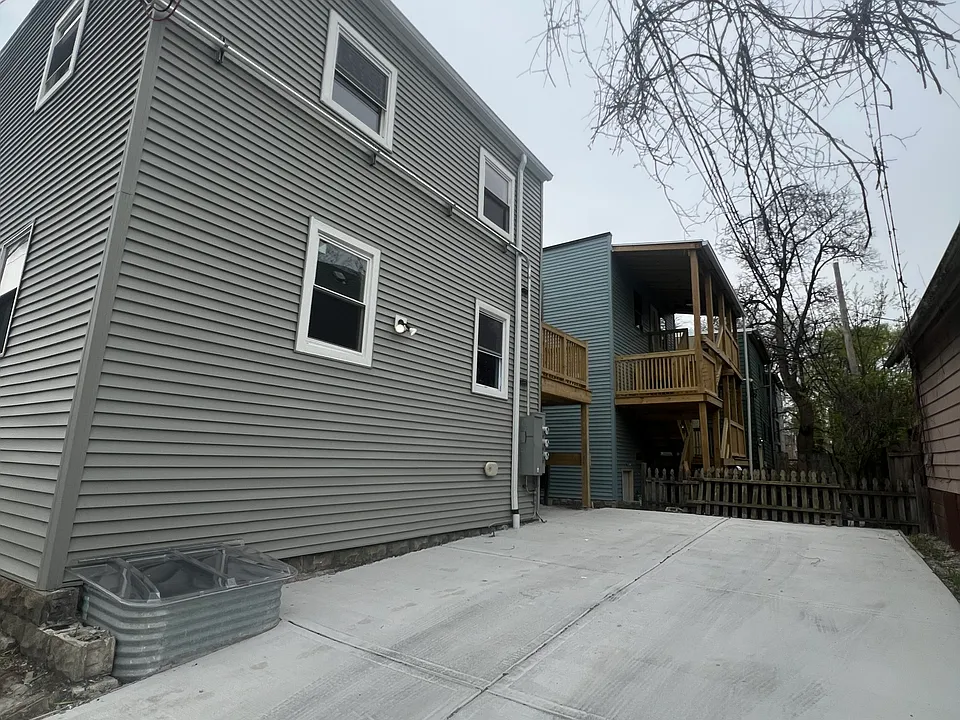 Back/Driveway