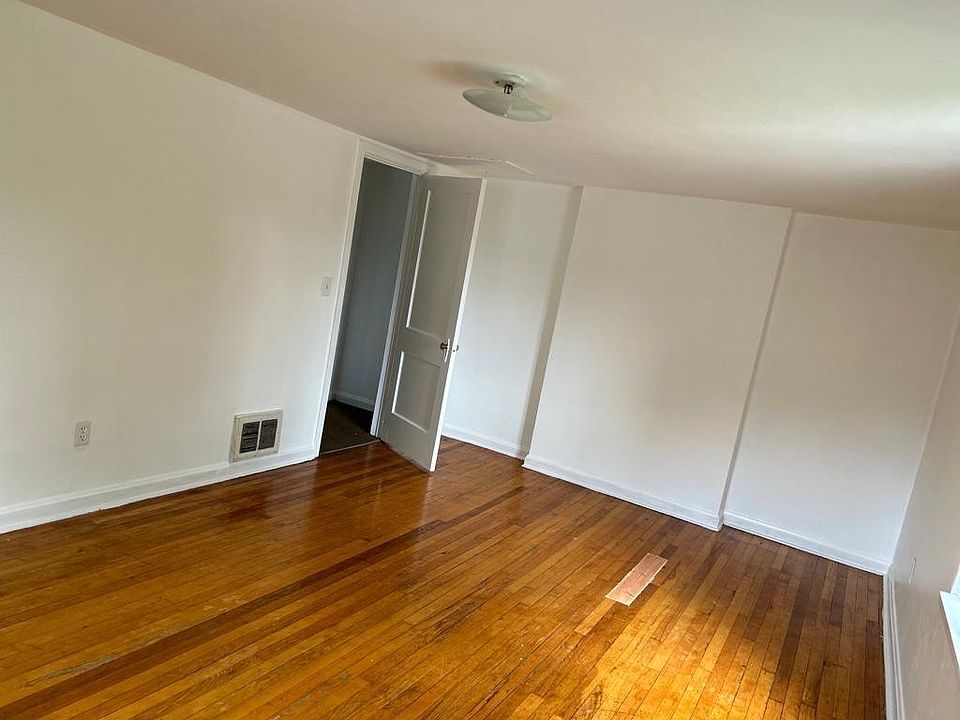 1st image of 211 E Sunrise Ave