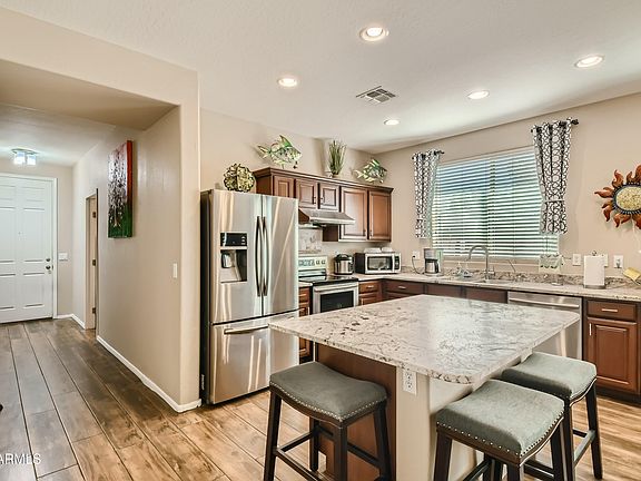 3rd image of 3439 W SAINT ANNE Avenue