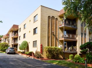 4660 N Austin Ave APT 101, Chicago, IL 60630