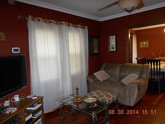 2nd image of 1353 E 57th St