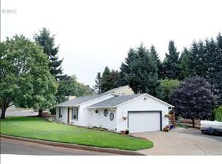 225 NW Canyon Dr, Dundee, OR 97115