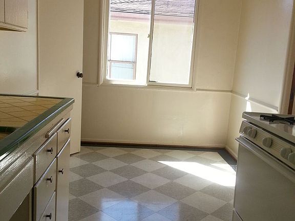 5th image of 1227 N New Hampshire Ave #3476372
