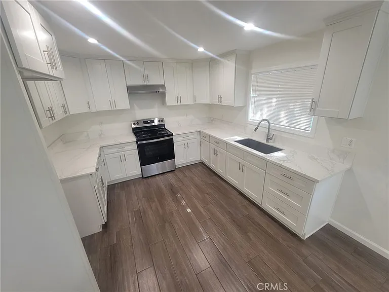 1069 Sycamore Ct — Photo 5