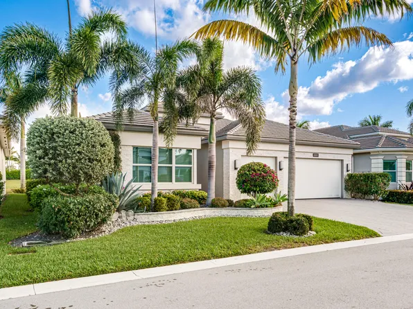9237 Seahorse Bay Dr, Boynton Beach, FL 33473