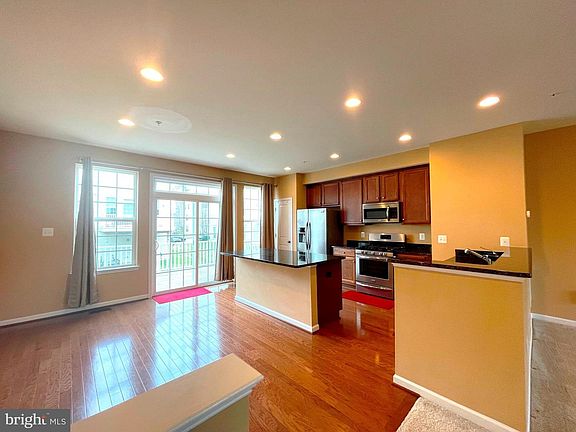 3rd image of 23230 Ambrosia Ln
