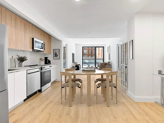 3rd image of 300 W 136th St #3T