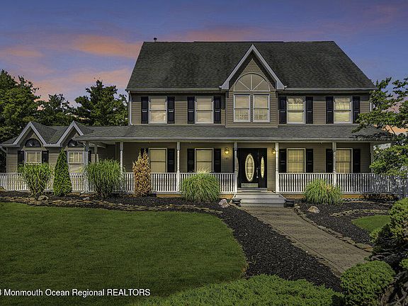 3rd image of 193 Lilac Drive