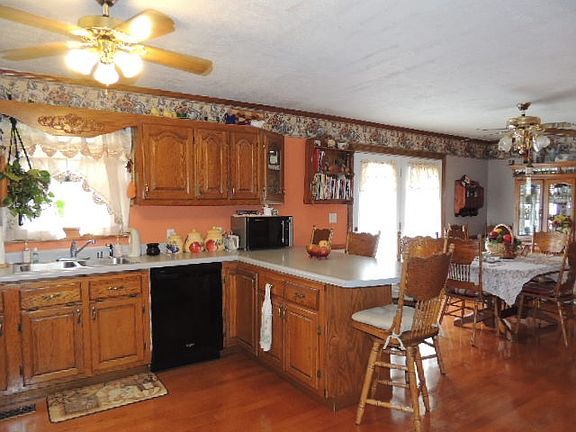 5th image of 343 Megan Dr