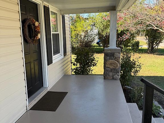 3rd image of 306 Del Ray Cir
