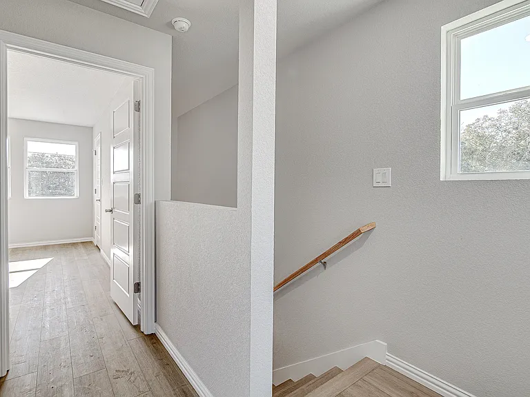 406 Grand Ave — Photo 27