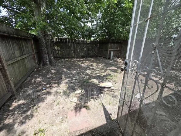 12740 Shannon Hills Dr, Houston, TX 77099