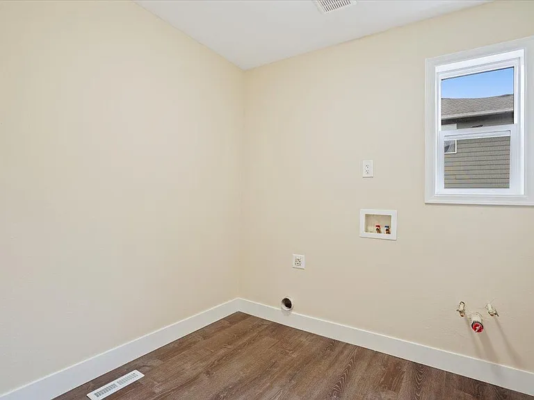 24275 SE 1st Pl — Photo 19