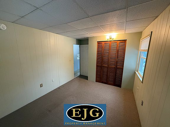 4th image of 133 Valley St #4