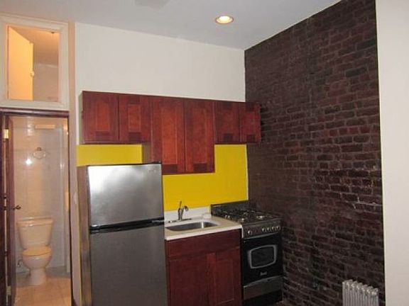 5th image of 2-18 Charlton St