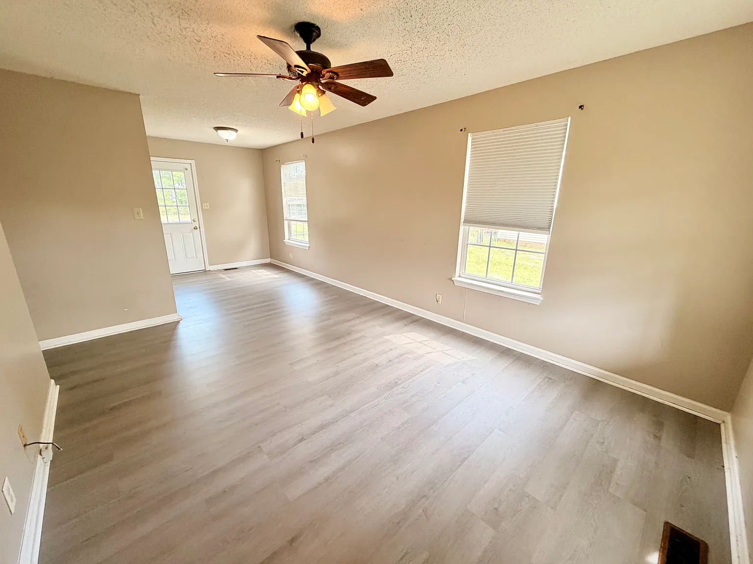 3 bed, 1100 sqft, $1,125 — Photo 2