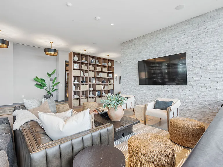 1212 Demonbreun St #706 — Photo 38