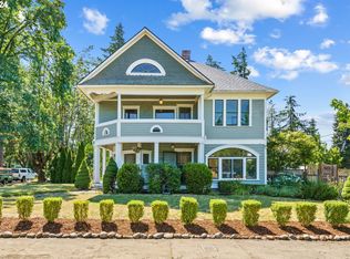 141 S 3rd St, Cottage Grove, OR 97424