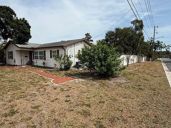 2nd image of 206 40th Ave NE