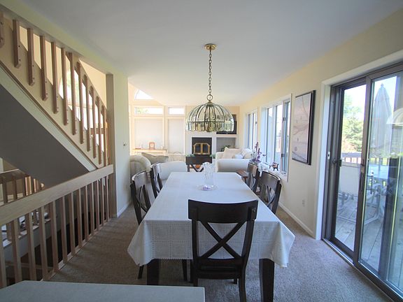 4th image of 2593 Thorn Creek St SE