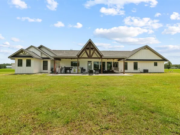 565 Brushy Creek Dr, Onalaska, TX 77360