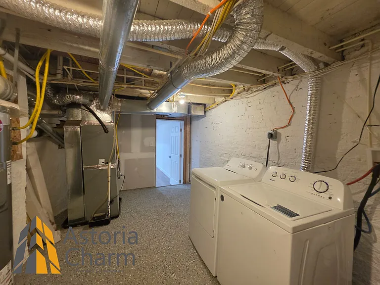 905 N Patterson Park Ave — Photo 45