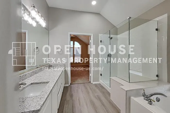 2904 Saint Martin Dr — Photo 13