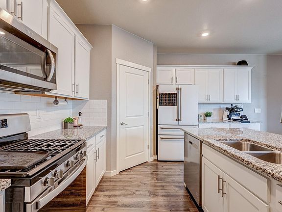 5th image of 6136 B St