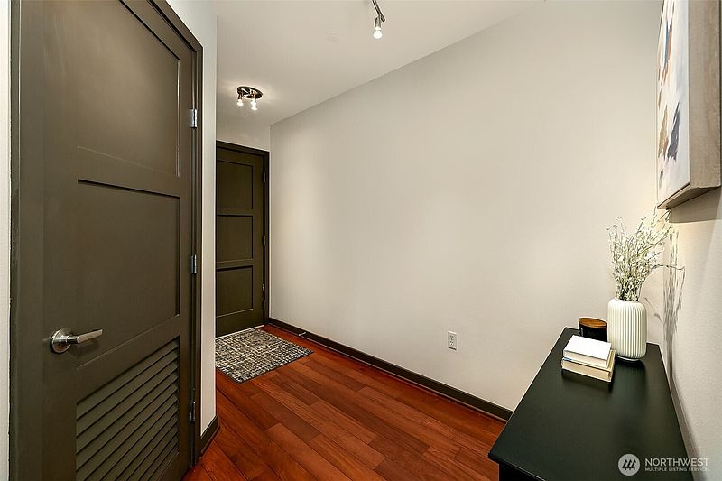 4th image of 413 NE 70th Street #301