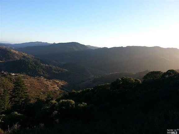 4th image of 3201 Blackhawk Dr