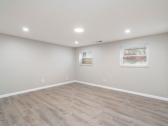 3rd image of 1518 Parkridge Dr #2
