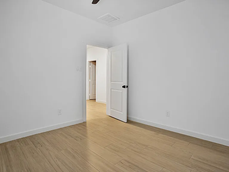5806 Virginia Ave — Photo 13